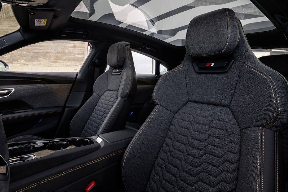 إي-ترون جي تي Front Seats إي-ترون جي تي Front Seats