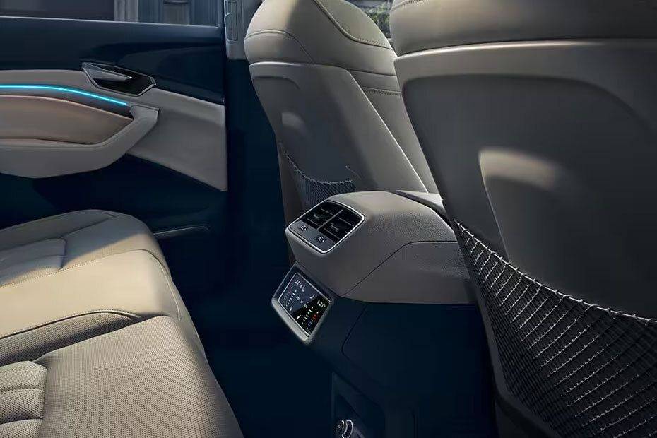 إي-ترون Rear AC Controls إي-ترون Rear AC Controls