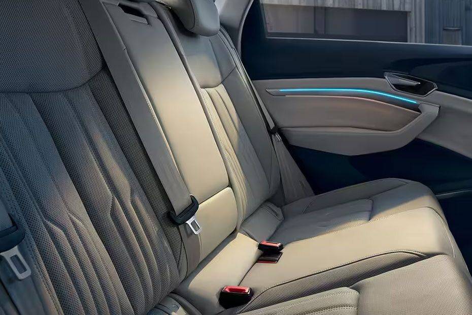 أودي إي-ترون Rear Seats أودي إي-ترون Rear Seats
