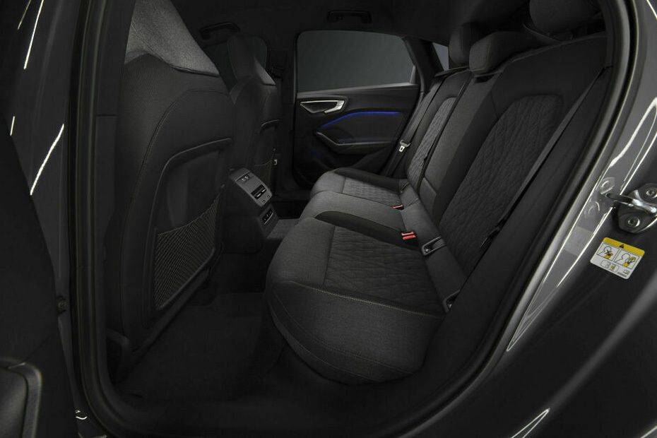 أودي أيه 5 سيدان Rear Seats أودي أيه 5 سيدان Rear Seats