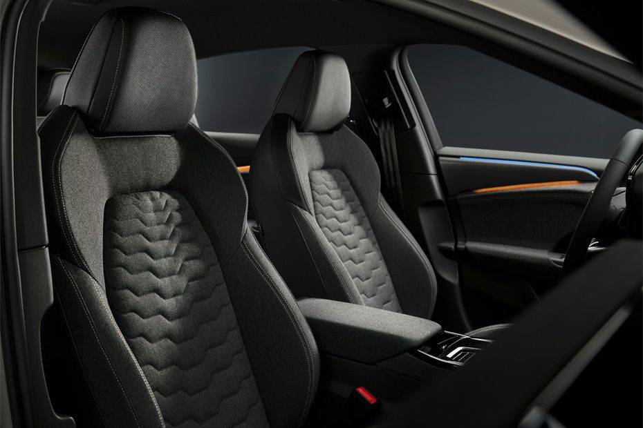 أيه 6 إي-ترون Front Seats أيه 6 إي-ترون Front Seats