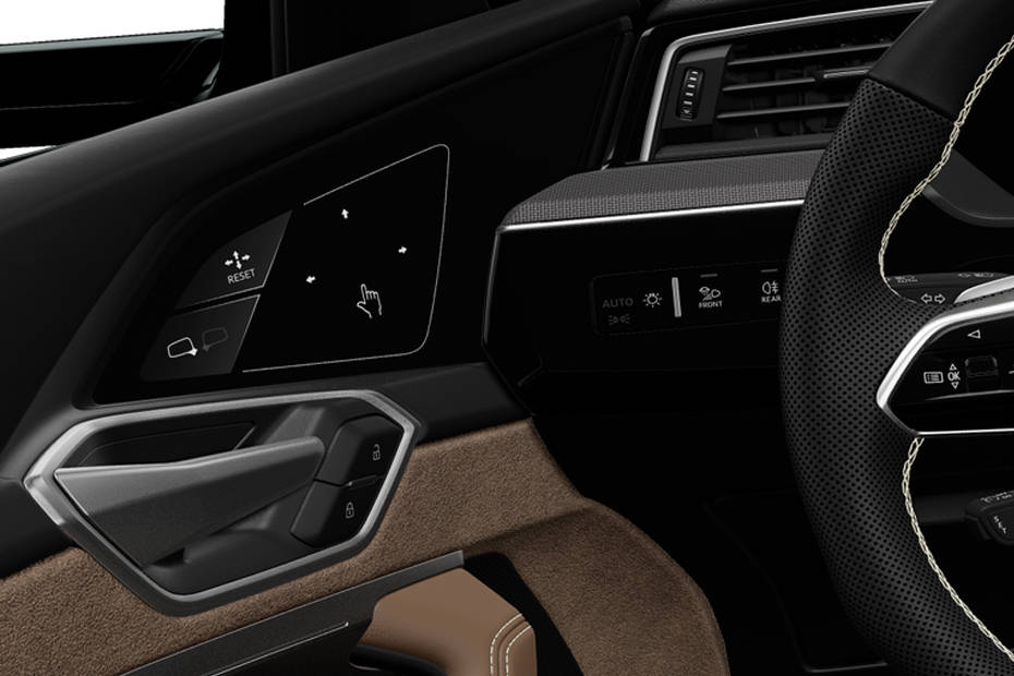 أودي Q8 إي-ترون Drivers Side In Side Door Controls أودي Q8 إي-ترون Drivers Side In Side Door Controls