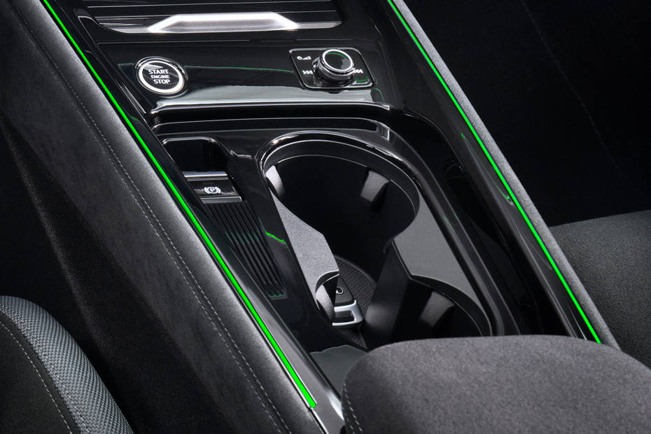 كيو 3 2026 Cup Holders كيو 3 2026 Cup Holders