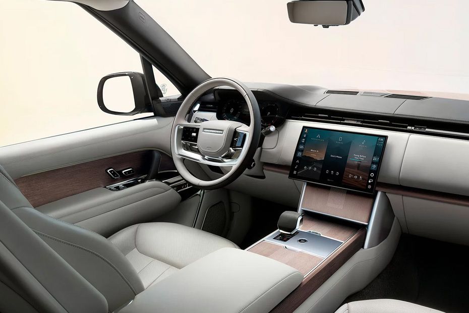 Dashboard View of رينج روفر Dashboard View of رينج روفر
