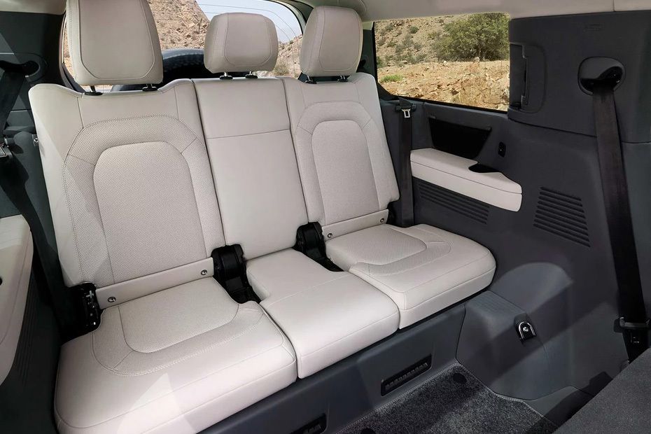 لاند روفر ديفندر Rear Seats لاند روفر ديفندر Rear Seats