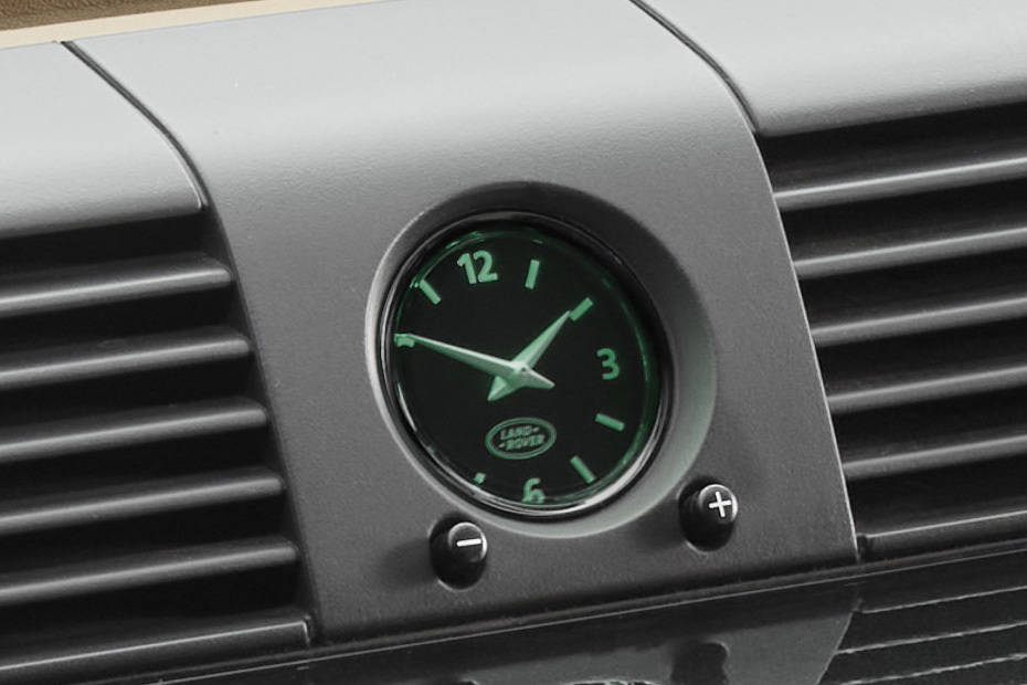 clock in Land Rover Classic Defender clock in Land Rover Classic Defender