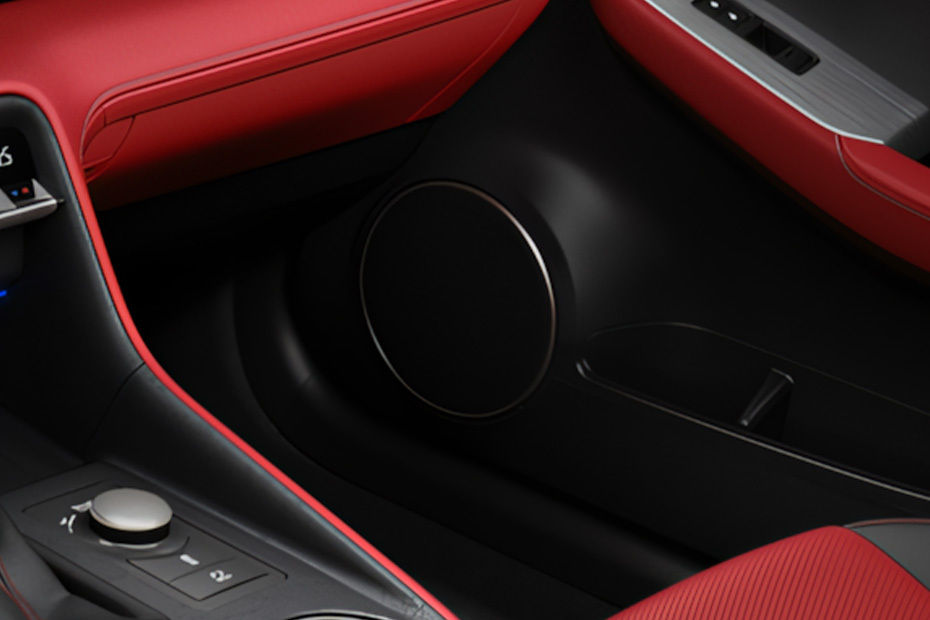 Speakers View of Lexus IS