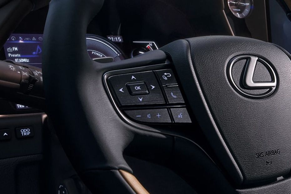 لكزس إي إس 2026 Multi Function Steering لكزس إي إس 2026 Multi Function Steering