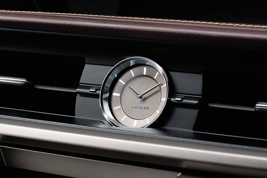 clock in Lexus ES (2013-2021) clock in Lexus ES (2013-2021)