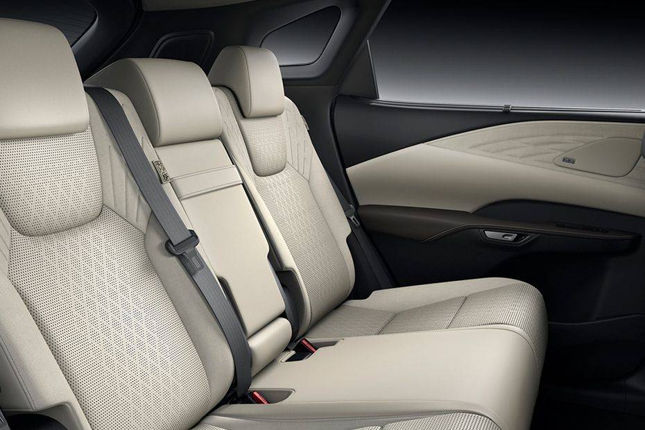 لكزس RX Rear Seats لكزس RX Rear Seats