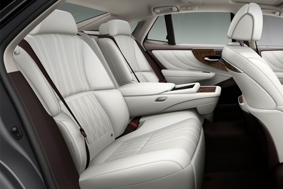 لكزس RX Hybrid (2022-2024) Rear Seats لكزس RX Hybrid (2022-2024) Rear Seats