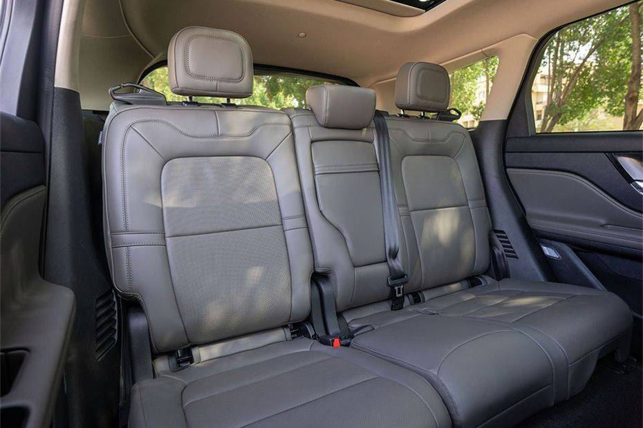 لينكون كورسير Rear Seats لينكون كورسير Rear Seats