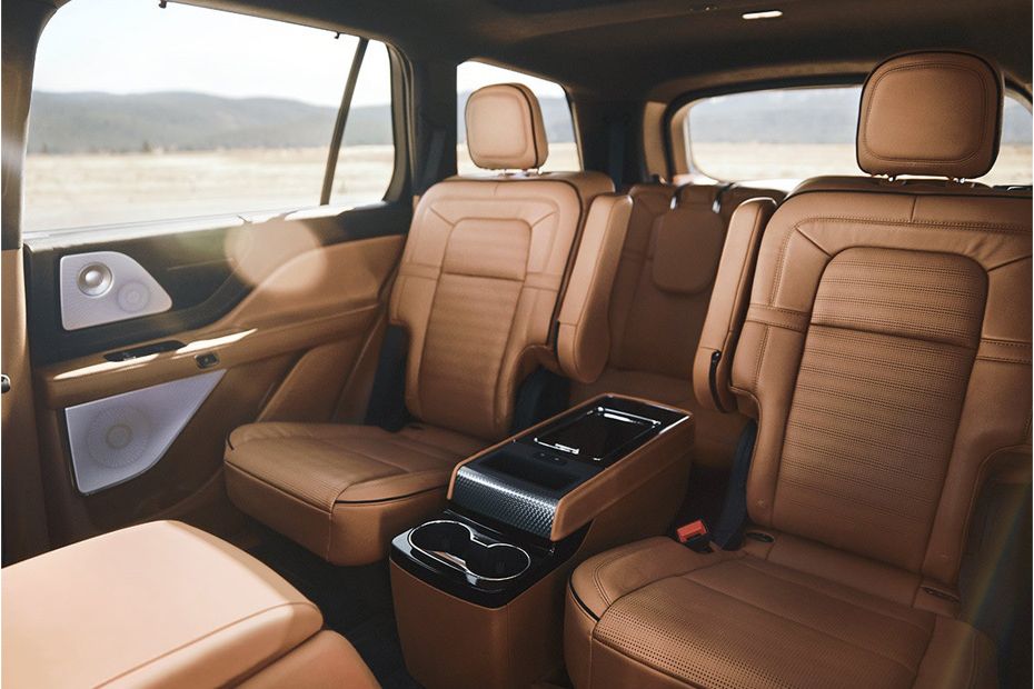 لينكون أفياتور Rear Seats لينكون أفياتور Rear Seats