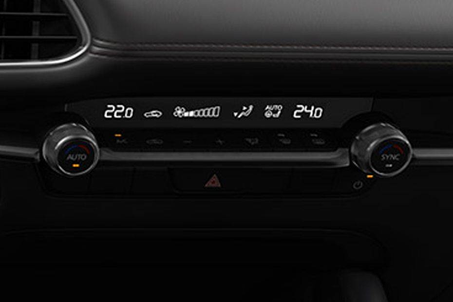 Front AC Controls of مازدا 3 سيدان Front AC Controls of مازدا 3 سيدان