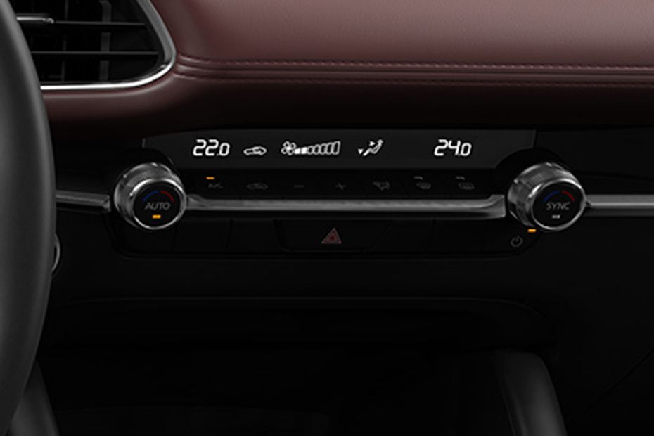 Front AC Controls of مازدا 3 هاتشباك Front AC Controls of مازدا 3 هاتشباك