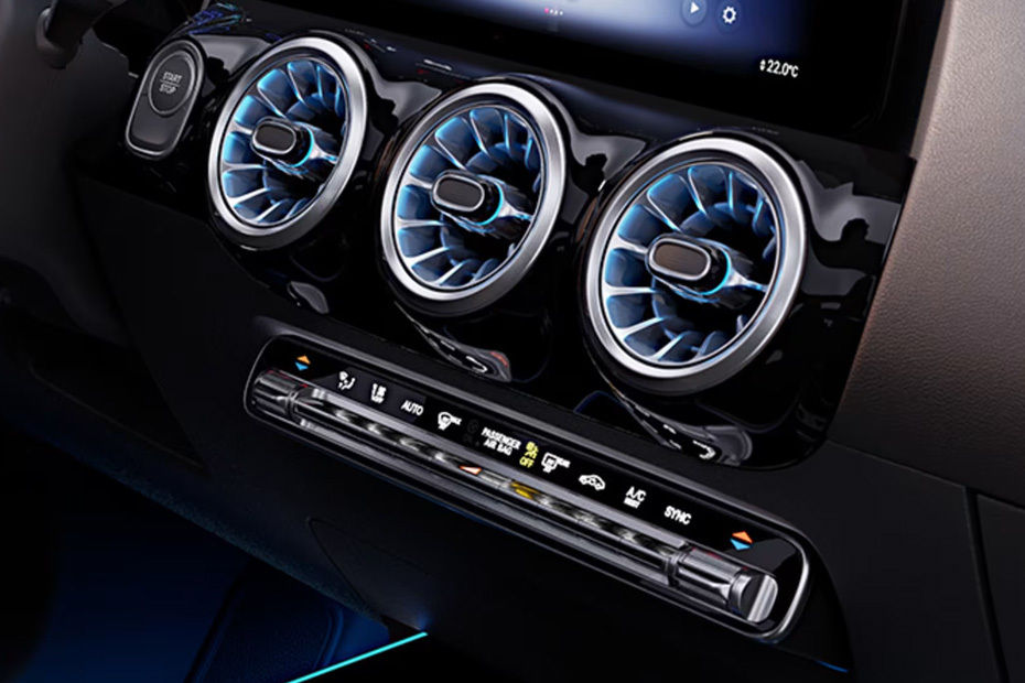 Front AC Controls of مرسيدس بنز EQA