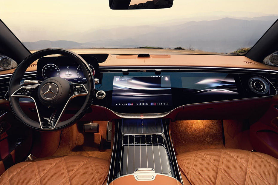 Dashboard View of مايباخ إس كلاس 2027