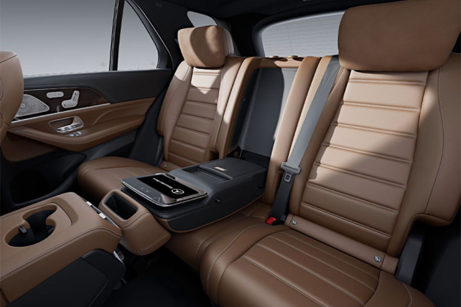 مرسيدس بنز إيه إم جي جي إل إي إس يو في Rear Seats