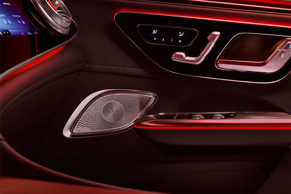 door handle interior of مرسيدس بنز إيه إم جي إي كيو إي إس يو في