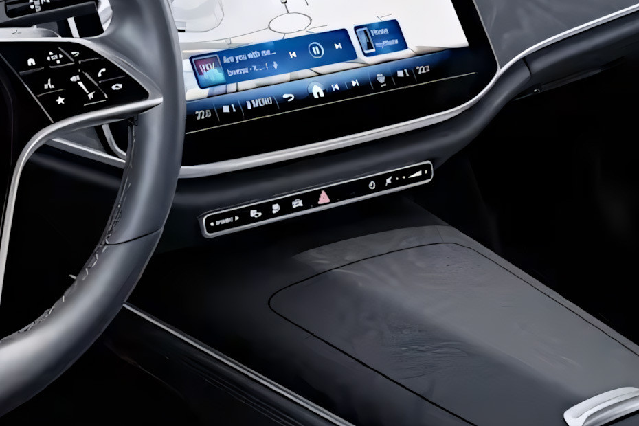 Front AC Controls of Mercedes-Benz E-Class Sedan Front AC Controls of Mercedes-Benz E-Class Sedan