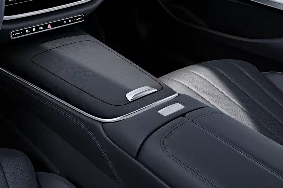 E-Class Sedan Front Center Divider E-Class Sedan Front Center Divider