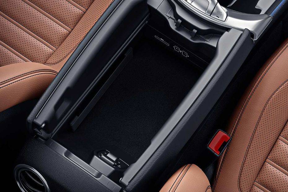 Center Controls of Mercedes-Benz C-Class Cabriolet Center Controls of Mercedes-Benz C-Class Cabriolet