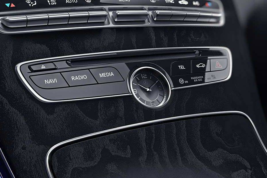 Stereo View of C-Class Cabriolet Stereo View of C-Class Cabriolet