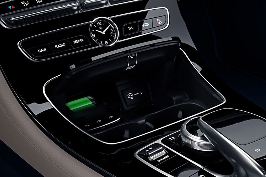 Power Accessories Outlet View of Mercedes-Benz E-Class Coupe Power Accessories Outlet View of Mercedes-Benz E-Class Coupe