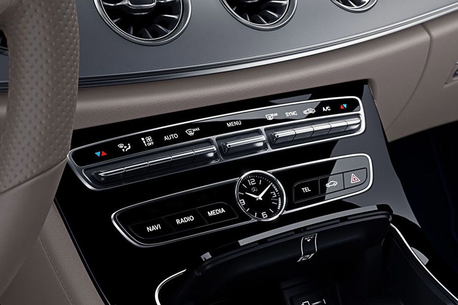 Side AC Controls of Mercedes-Benz E-Class Coupe Side AC Controls of Mercedes-Benz E-Class Coupe