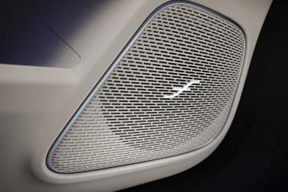 Speakers View of Mercedes-Benz GLA-Class Speakers View of Mercedes-Benz GLA-Class