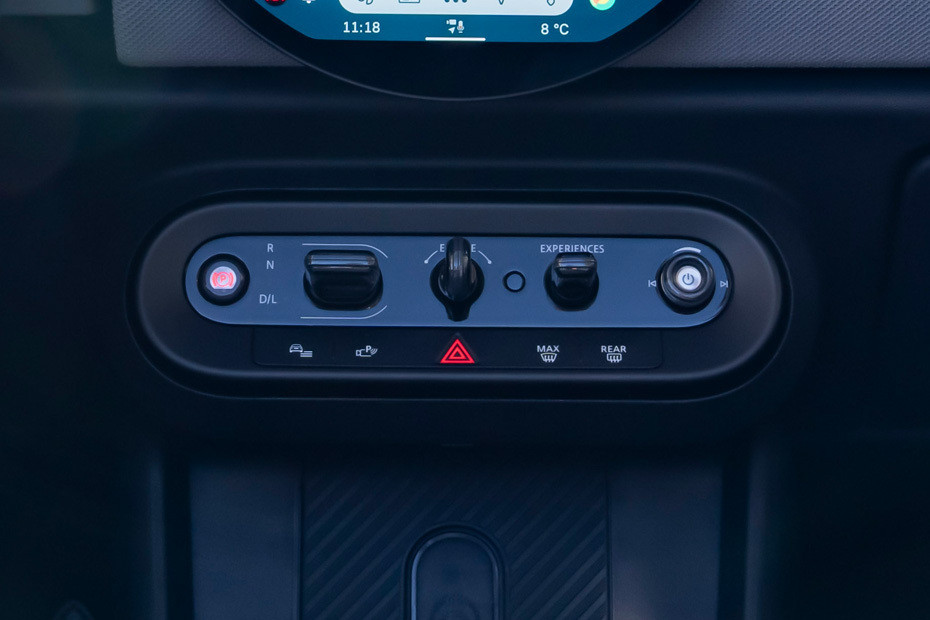 Front AC Controls of ميني كونفرتيبل Front AC Controls of ميني كونفرتيبل