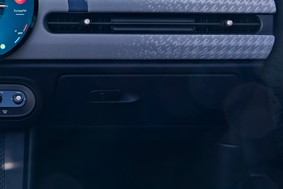 ميني كونفرتيبل Glove Box ميني كونفرتيبل Glove Box