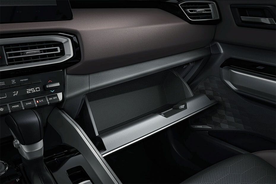 Mitsubishi Destinator Glove Box Open