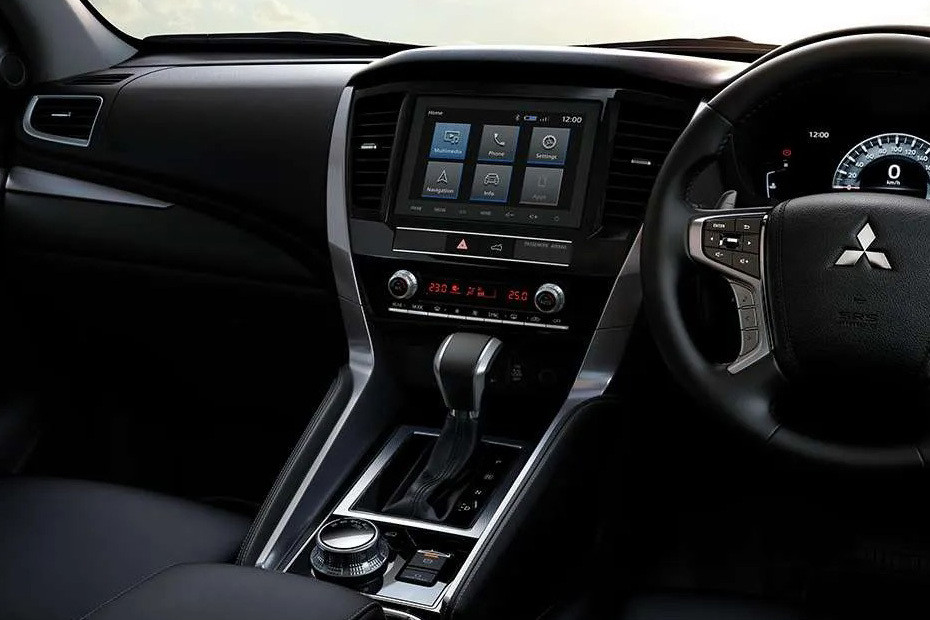 باجيرو سبورت Center Console باجيرو سبورت Center Console