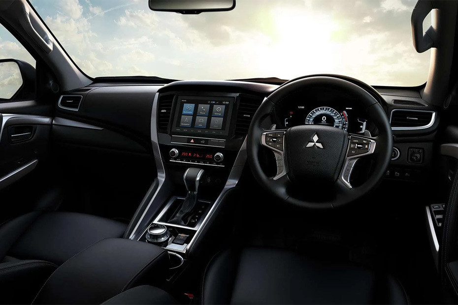Dashboard View of باجيرو سبورت Dashboard View of باجيرو سبورت