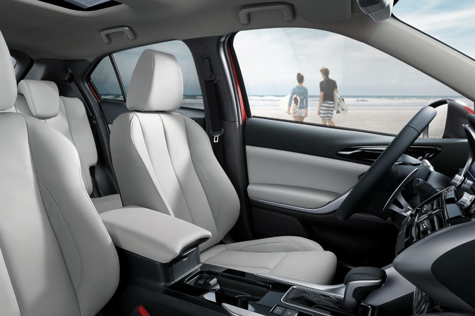 اكلبس كروس Front Seats اكلبس كروس Front Seats