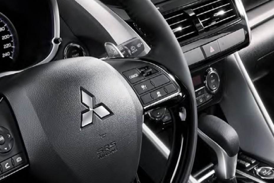 ميتسوبيشي اكلبس كروس Multi Function Steering ميتسوبيشي اكلبس كروس Multi Function Steering