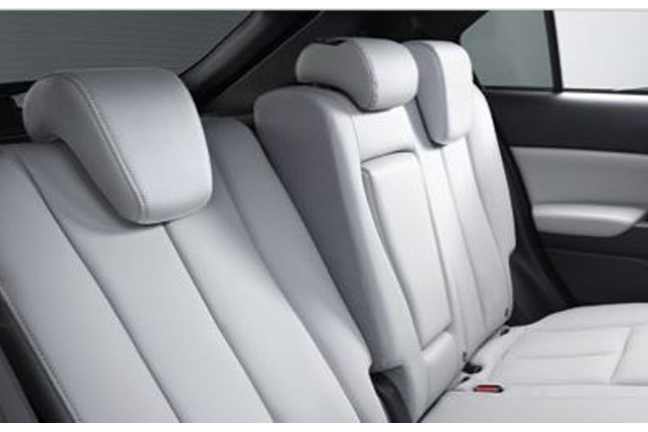 ميتسوبيشي اكلبس كروس Rear Seats ميتسوبيشي اكلبس كروس Rear Seats