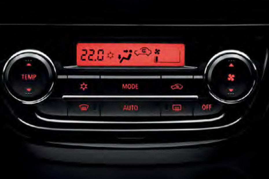 Front AC Controls of Mitsubishi Attrage Front AC Controls of Mitsubishi Attrage