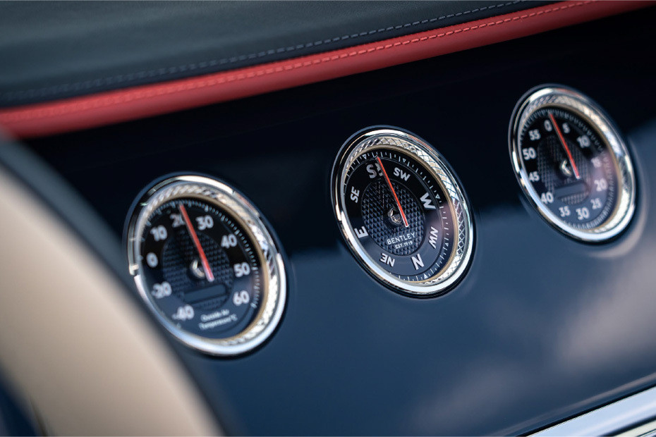 clock in Bentley Continental GT clock in Bentley Continental GT