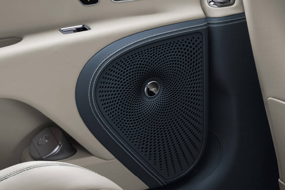 Speakers View of Bentley Flying Spur Speakers View of Bentley Flying Spur