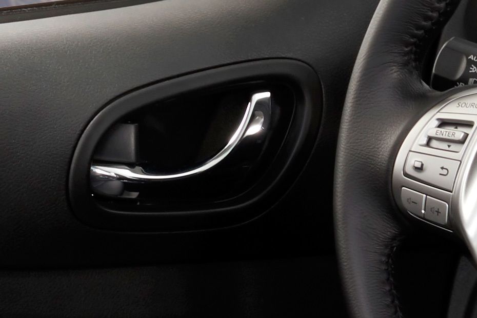 door handle interior of Nissan X-Terra (2022-2023) door handle interior of Nissan X-Terra (2022-2023)