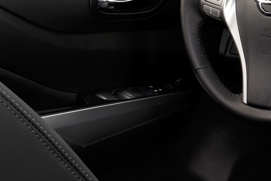 Nissan X-Terra (2022-2023) Drivers Side In Side Door Controls Nissan X-Terra (2022-2023) Drivers Side In Side Door Controls