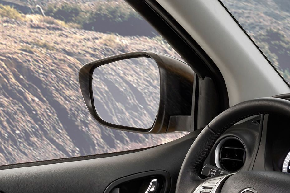 Nissan X-Terra (2022-2023) Passengers View Nissan X-Terra (2022-2023) Passengers View