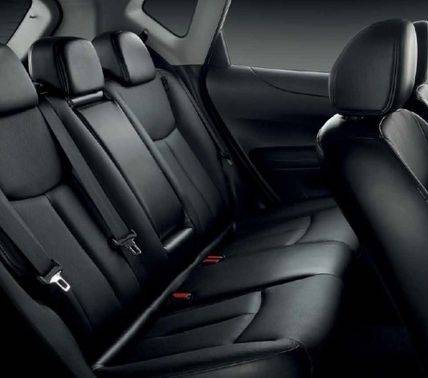 نيسان Tiida Rear Seats نيسان Tiida Rear Seats