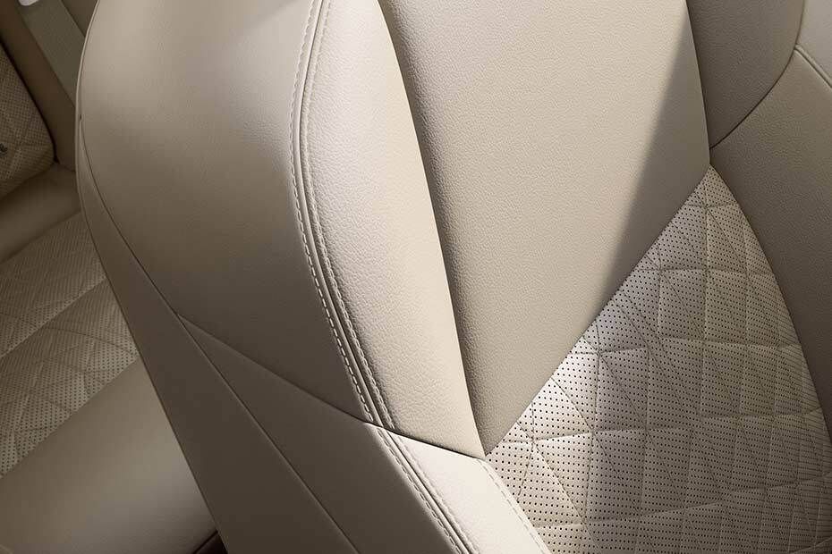 نيسان Maxima Upholstery Details نيسان Maxima Upholstery Details
