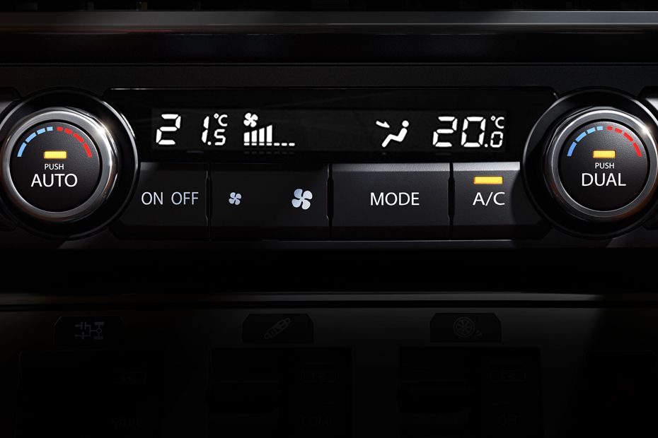 Front AC Controls of نيسان GT-R(2017-2020) Front AC Controls of نيسان GT-R(2017-2020)