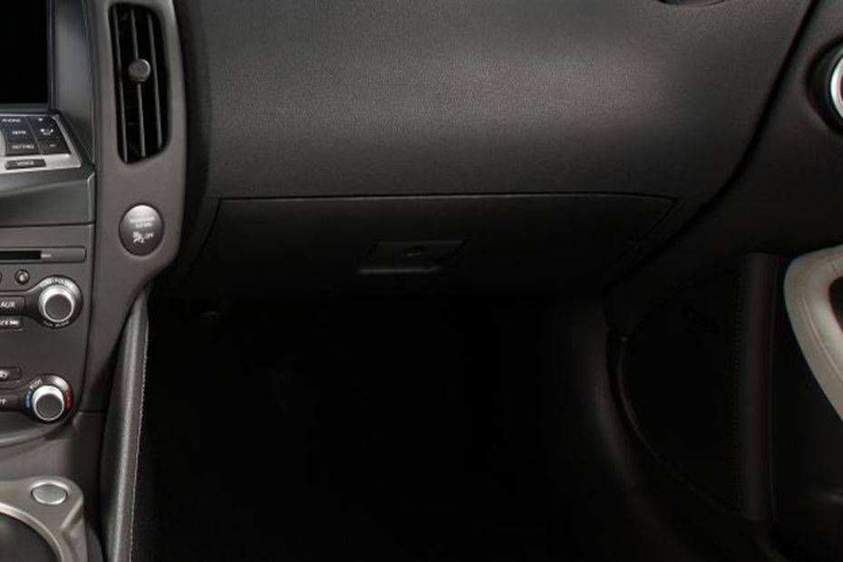نيسان 370Z Coupe Glove Box نيسان 370Z Coupe Glove Box