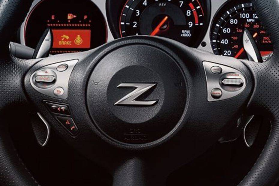 نيسان 370Z Coupe Multi Function Steering نيسان 370Z Coupe Multi Function Steering