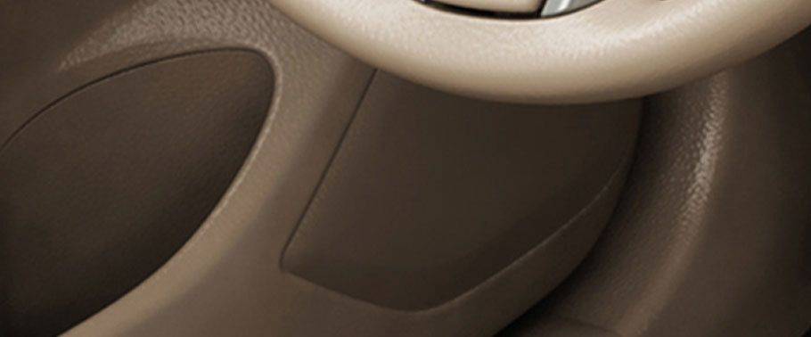Speakers View of Nissan Altima (2012-2016) Speakers View of Nissan Altima (2012-2016)